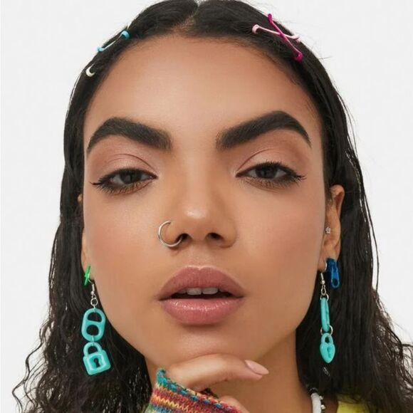 Nwt DOLLS KILL mismatched locket earrings - Picture 4 of 5